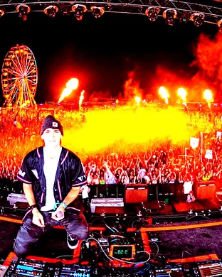 Live concert by INZO